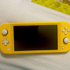 Nintendo Switch Lite (Color Yellow)